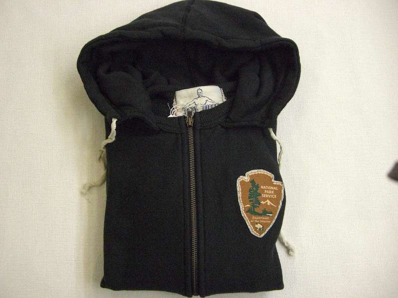 レフトフィールド １９４０’Ｓ　フーデットパーカー　(NATIONAL PARK PATCH）  ブラック