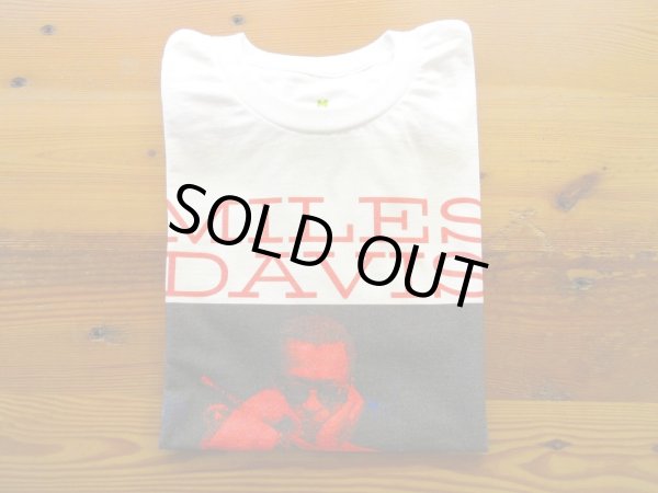 画像1: BLUESCENTRIC    半袖プリントTシャツ　　MILES DAVIS      White (1)