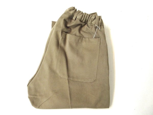 画像1: Au Vrai Chic Britain　  STRAIT PANTS　Brisbane moss keats twill　　FAWN (1)